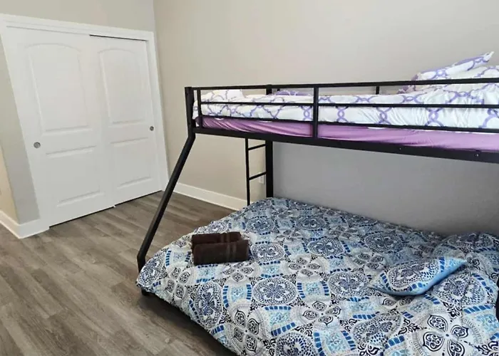 A Stylish Newly Modern Duplex Near Downtown Apartment